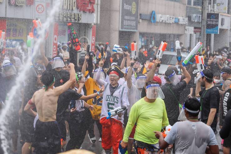 제15회 정남진 물축제 살수대첩 사진입니다.