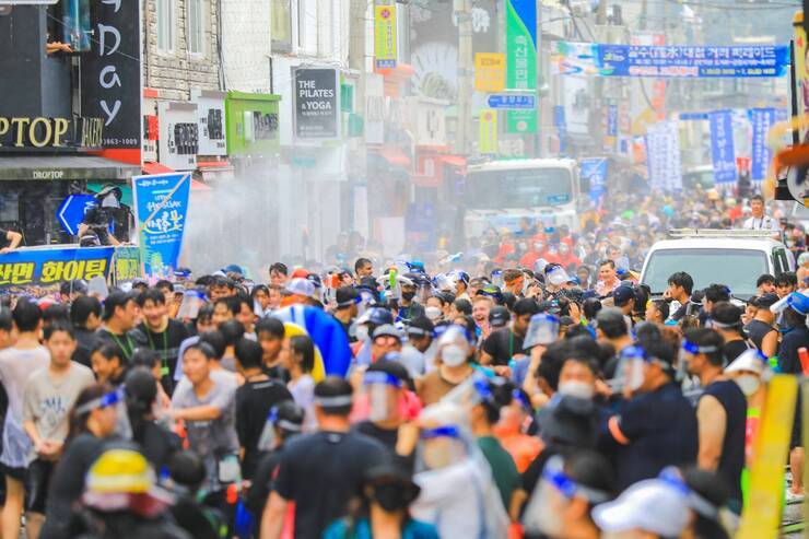 제15회 정남진 물축제 살수대첩 사진입니다.