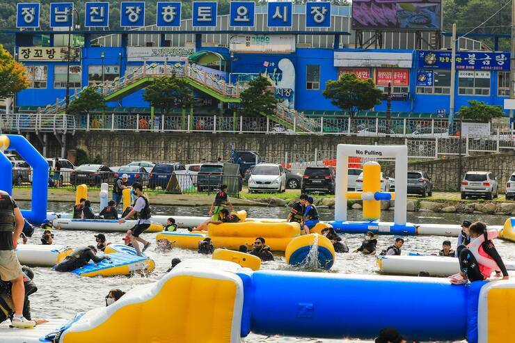 제15회 정남진 물축제  전국 수중풋살대회 사진입니다.