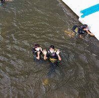 제15회 정남진 물축제  전국 수중풋살대회 사진입니다.