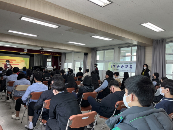 장흥군청소년상담복지센터는 오는 4월부터 지역 학생들을 대상으로 찾아가는 청소년 맞춤 지원 프로그램 ‘도담도담’을 진행할 예정이다.