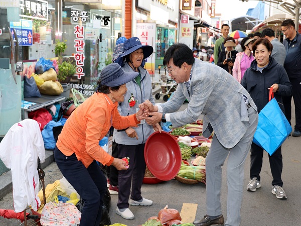 토요시장 어버이날 행사